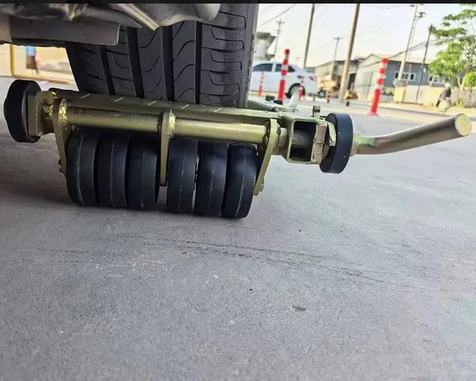 RS208104 (2) Trailer Auxiliary Wheels